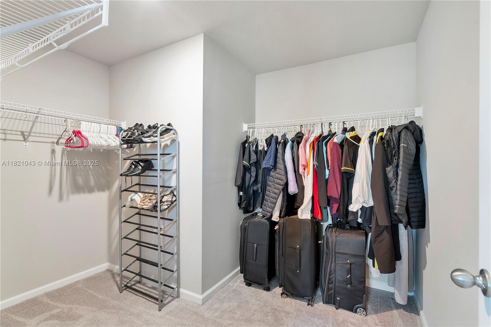 ENCLAVE AT MANGONIA PARK - Residential