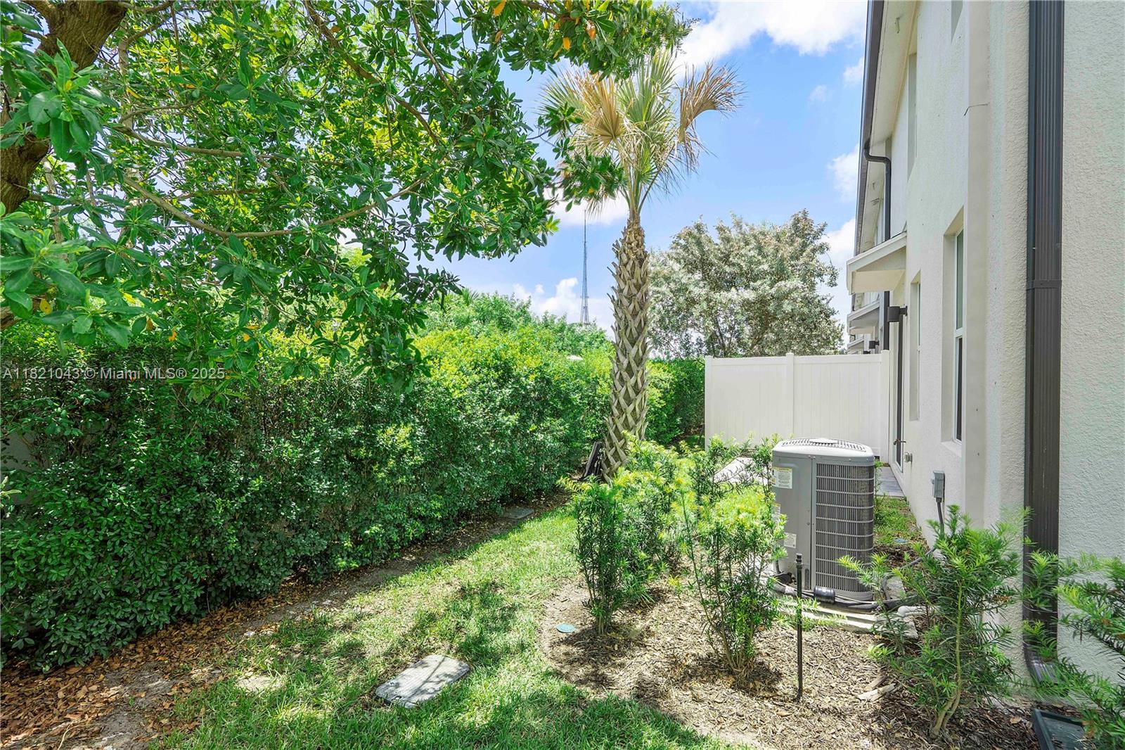 ENCLAVE AT MANGONIA PARK - Residential