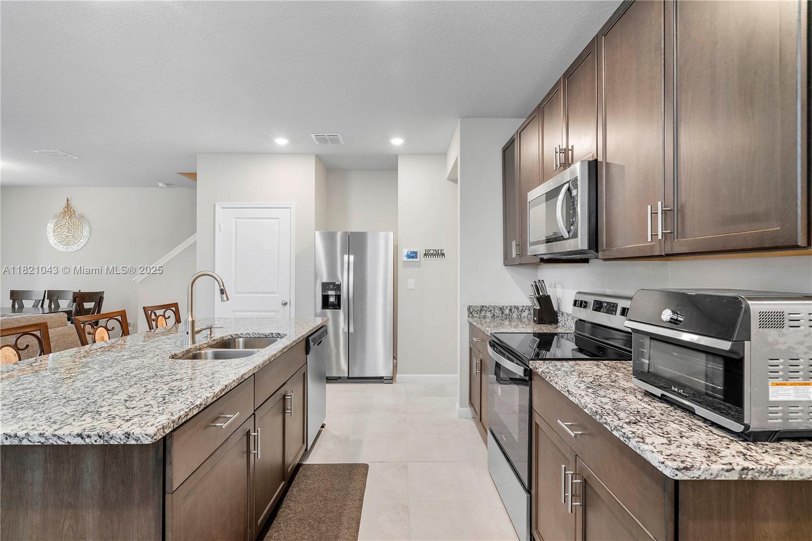 ENCLAVE AT MANGONIA PARK - Residential