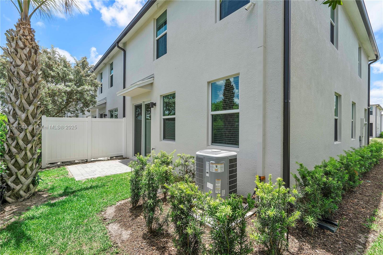 ENCLAVE AT MANGONIA PARK - Residential