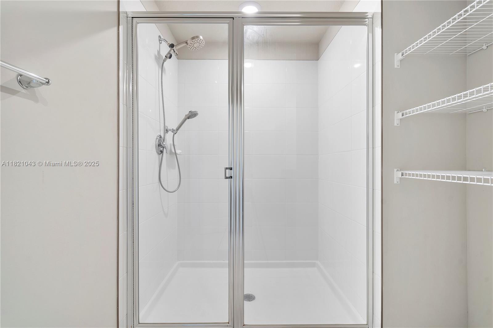 ENCLAVE AT MANGONIA PARK - Residential