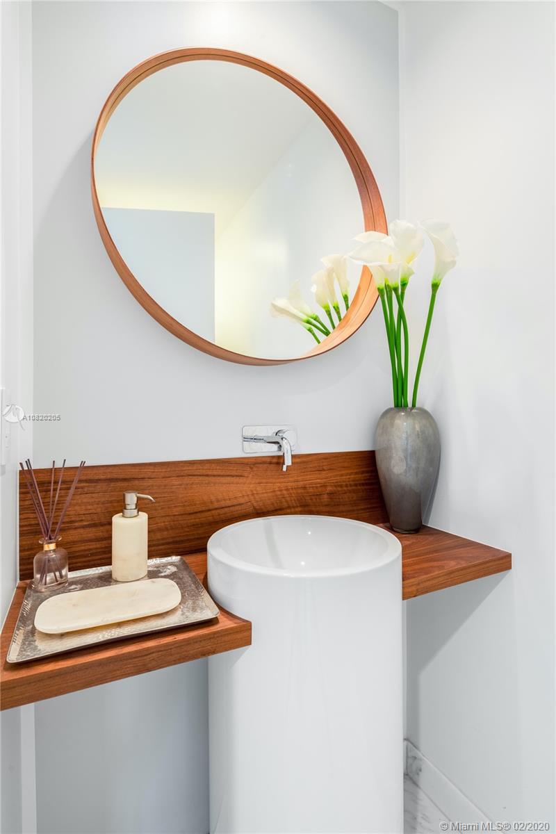 OCEANA BAL HARBOUR CONDO - Residential