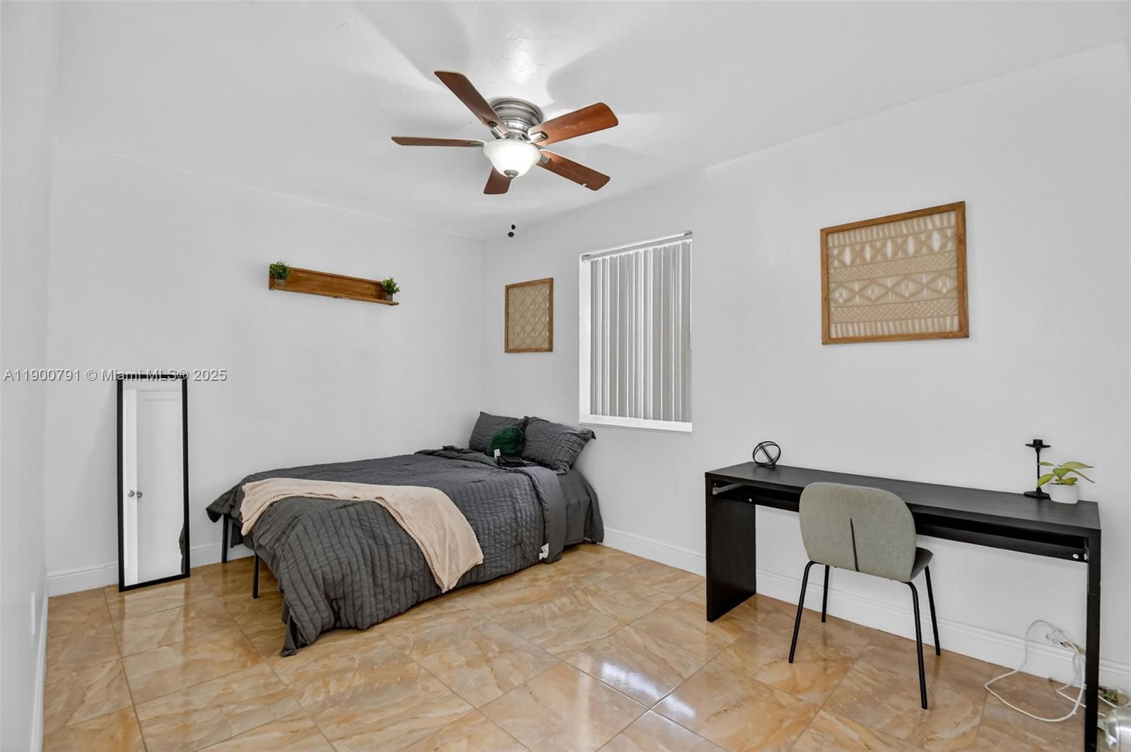 IRONS MANOR 5TH ADDN - Residential