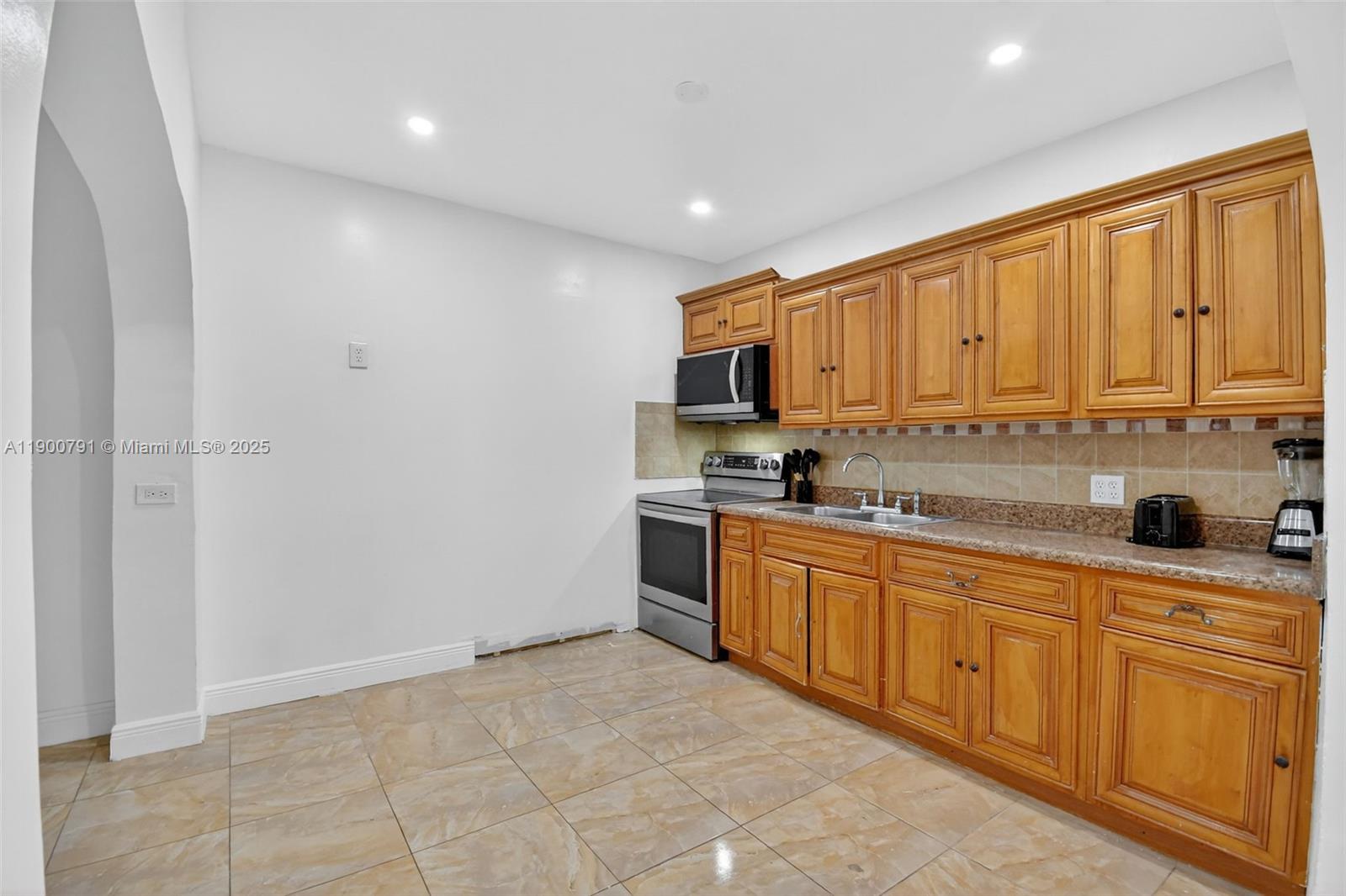 IRONS MANOR 5TH ADDN - Residential