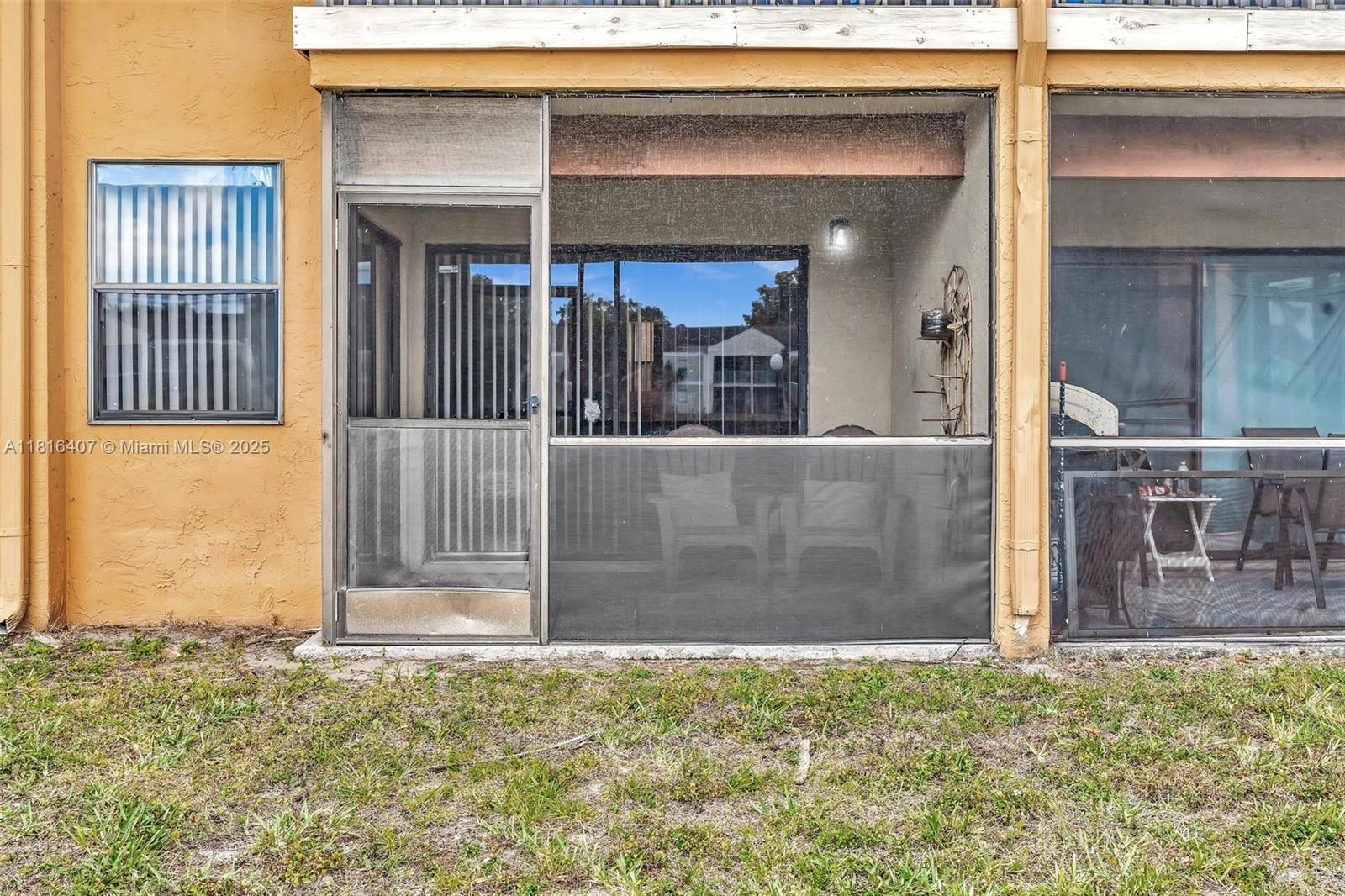 CIRCLE VILLAS (THE) CONDO - Residential