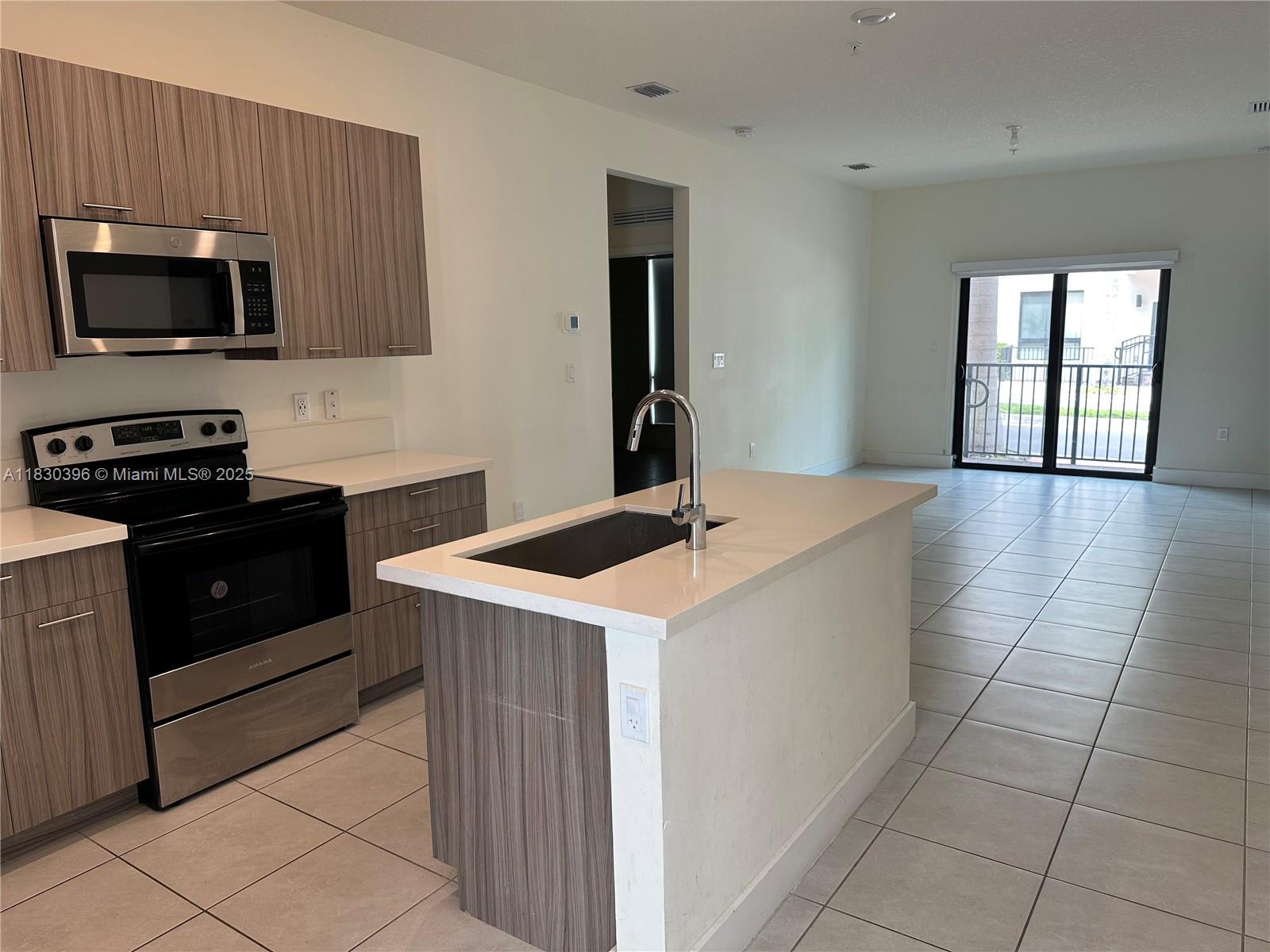 8265 NW 41 st 104