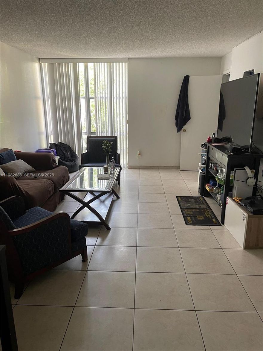 Bright 1 bed, 1.5 bath apartment in a well-maintained community. Convenient location close to shopping, dining, parks, and entertainment with easy access to major roads and everyday amenities.