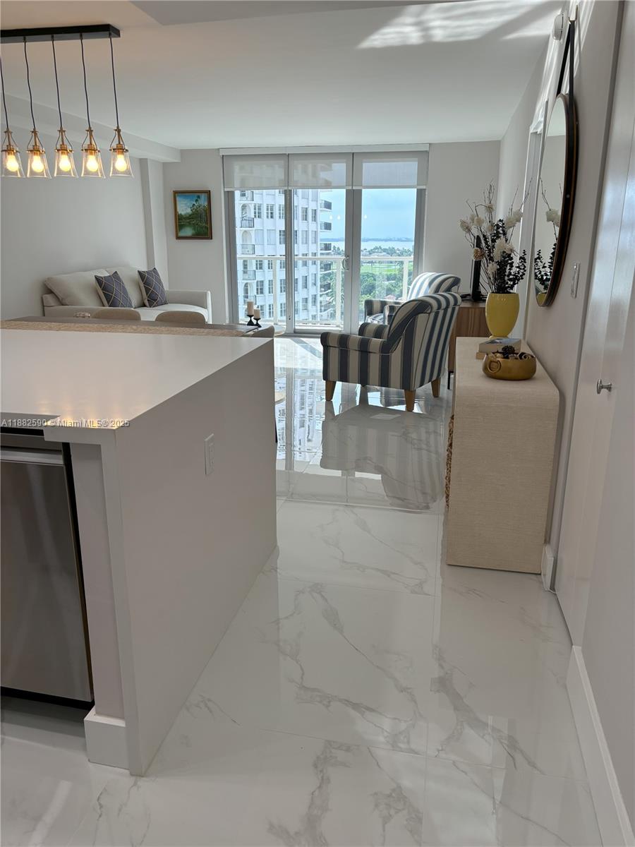 5701 Collins Ave 1203