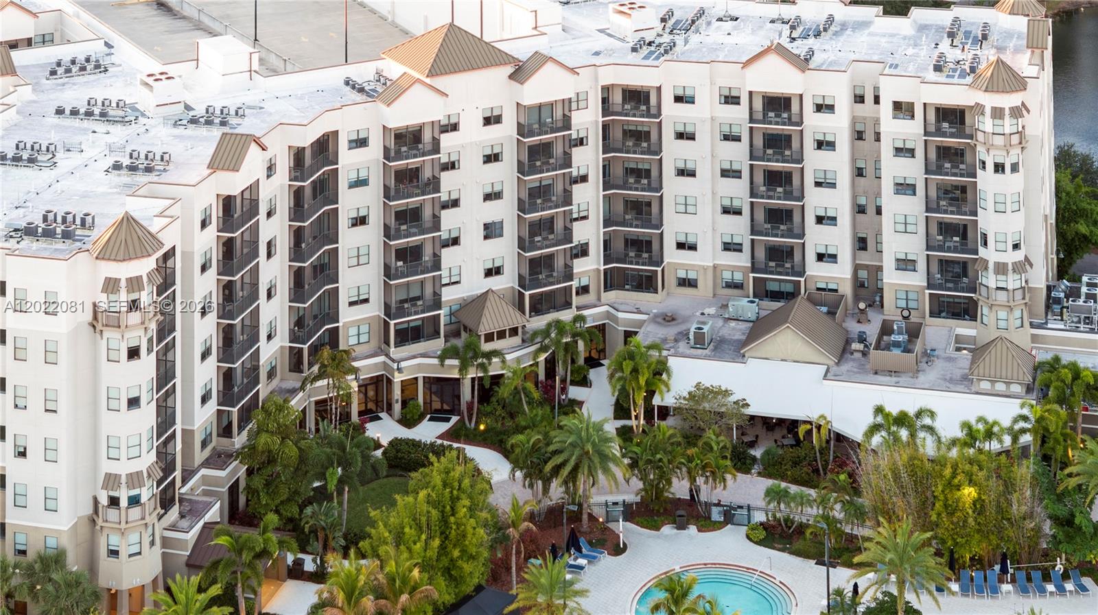 14501 Grove Resort 1304