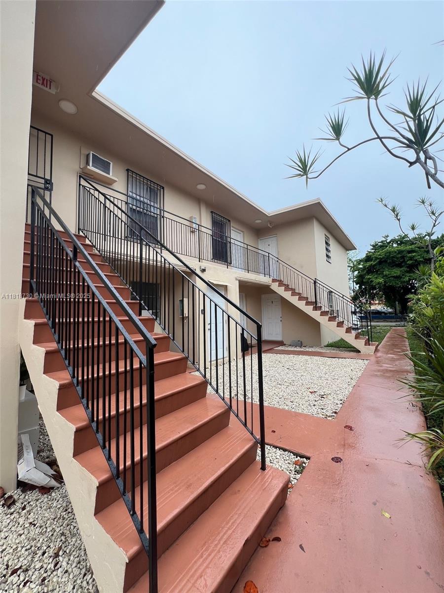 1619 Nw 1st St 6, Miami, Broward County, Florida - 2 Bedrooms  
1 Bathrooms - 