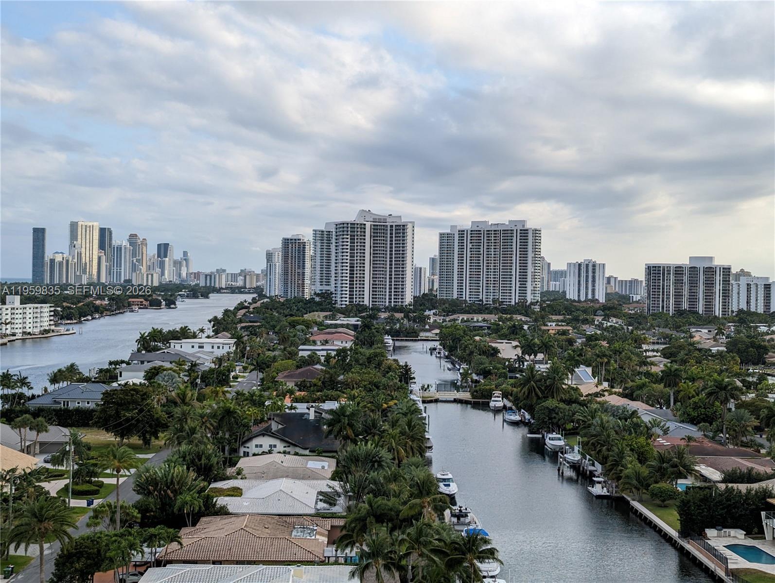 137 Golden Isles Dr 1404