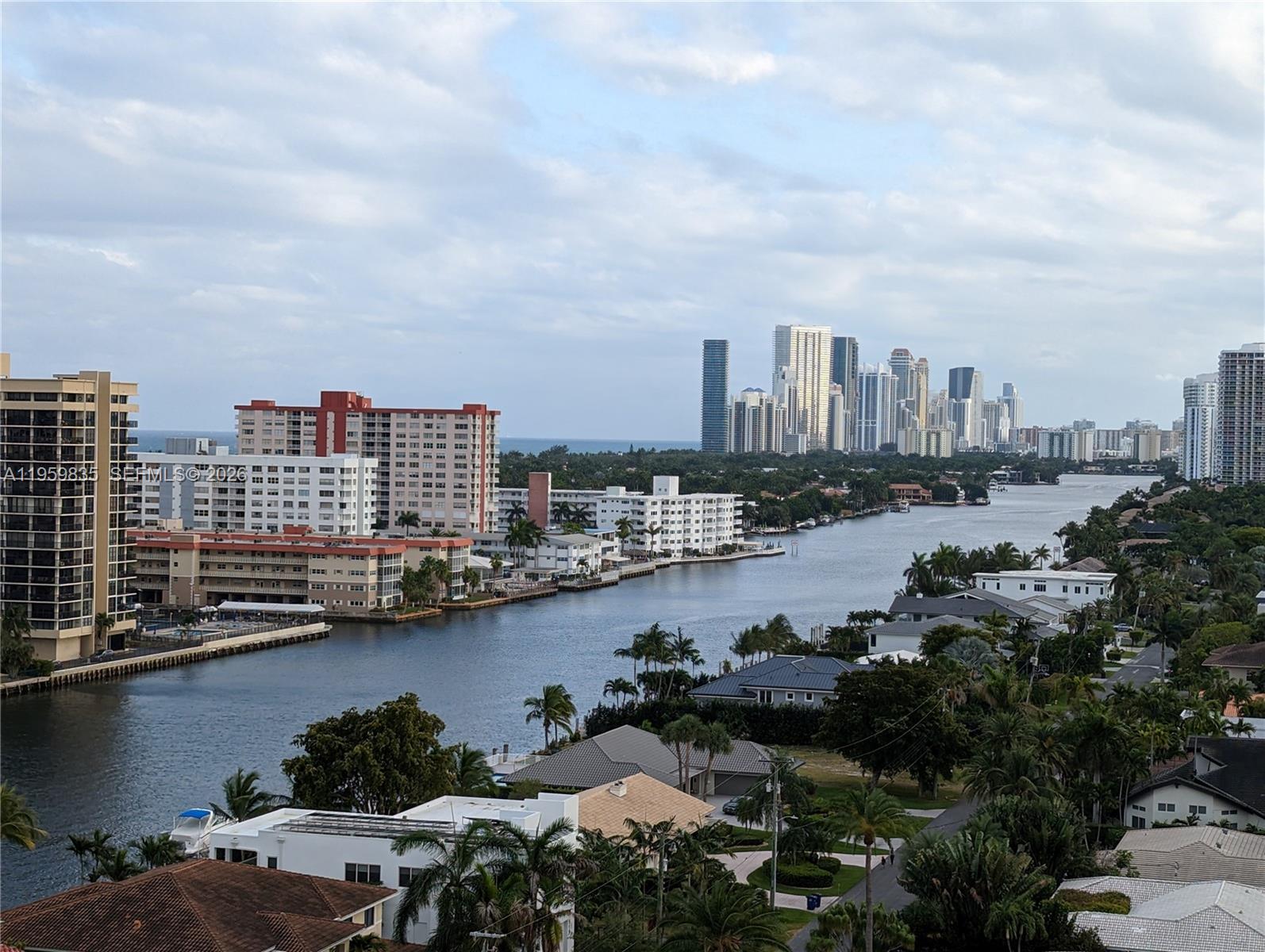 137 Golden Isles Dr 1404