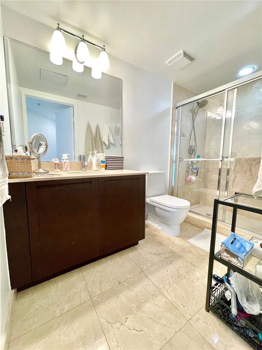 ST TROPEZ ON THE BAY III - Residential