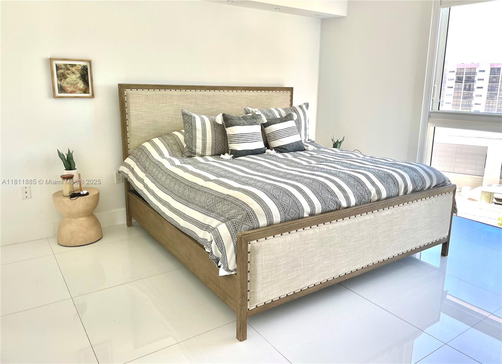 ST TROPEZ ON THE BAY III - Residential