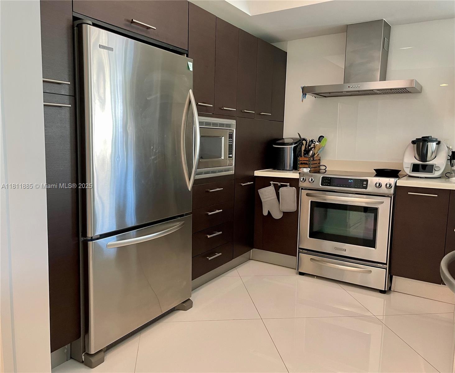 250 Sunny Isles Blvd 3-602