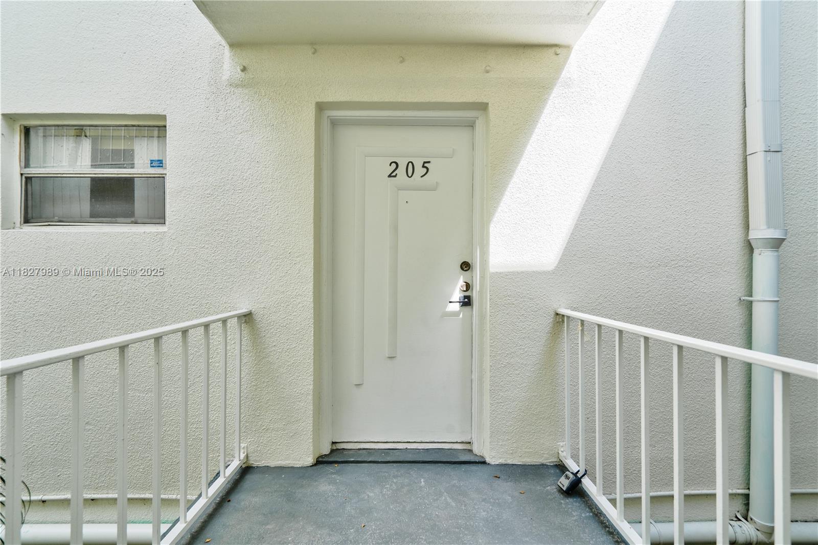 4205 N University Dr 205