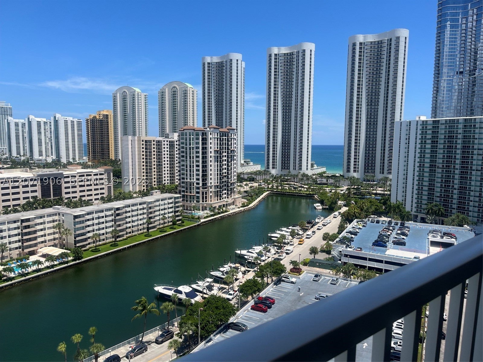 300 Bayview Dr 1707