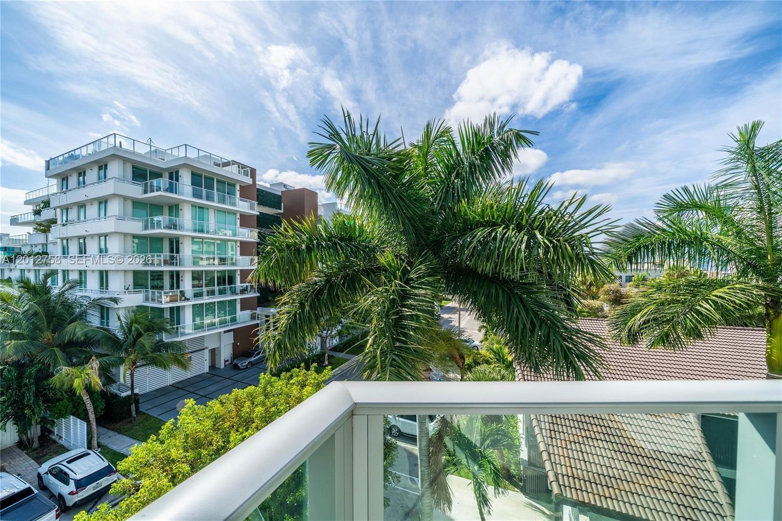THE PALMS - Residential