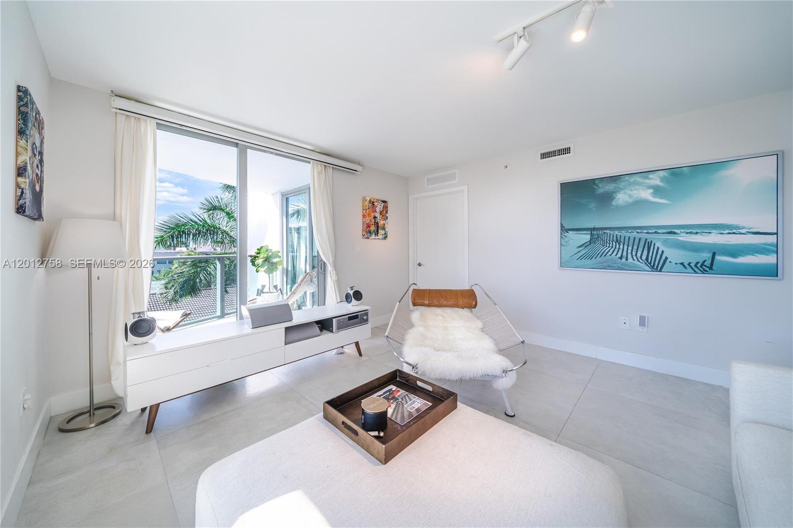 THE PALMS - Residential