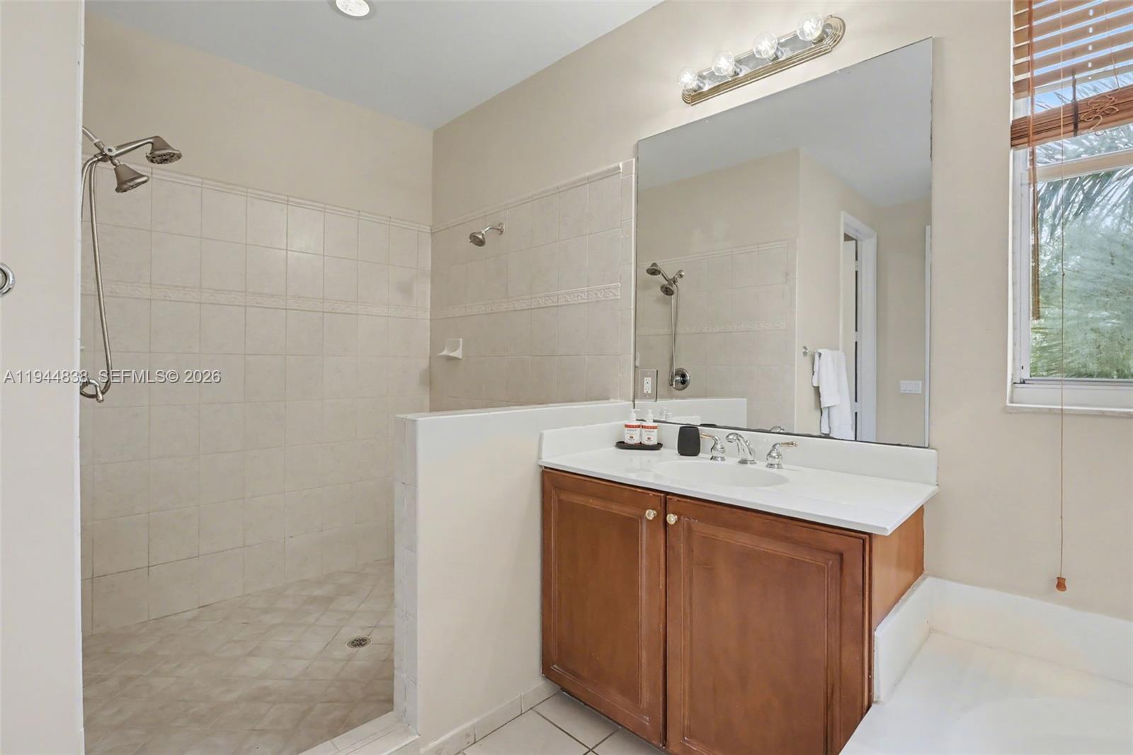 HIBBS GROVE PLANTATION - Residential