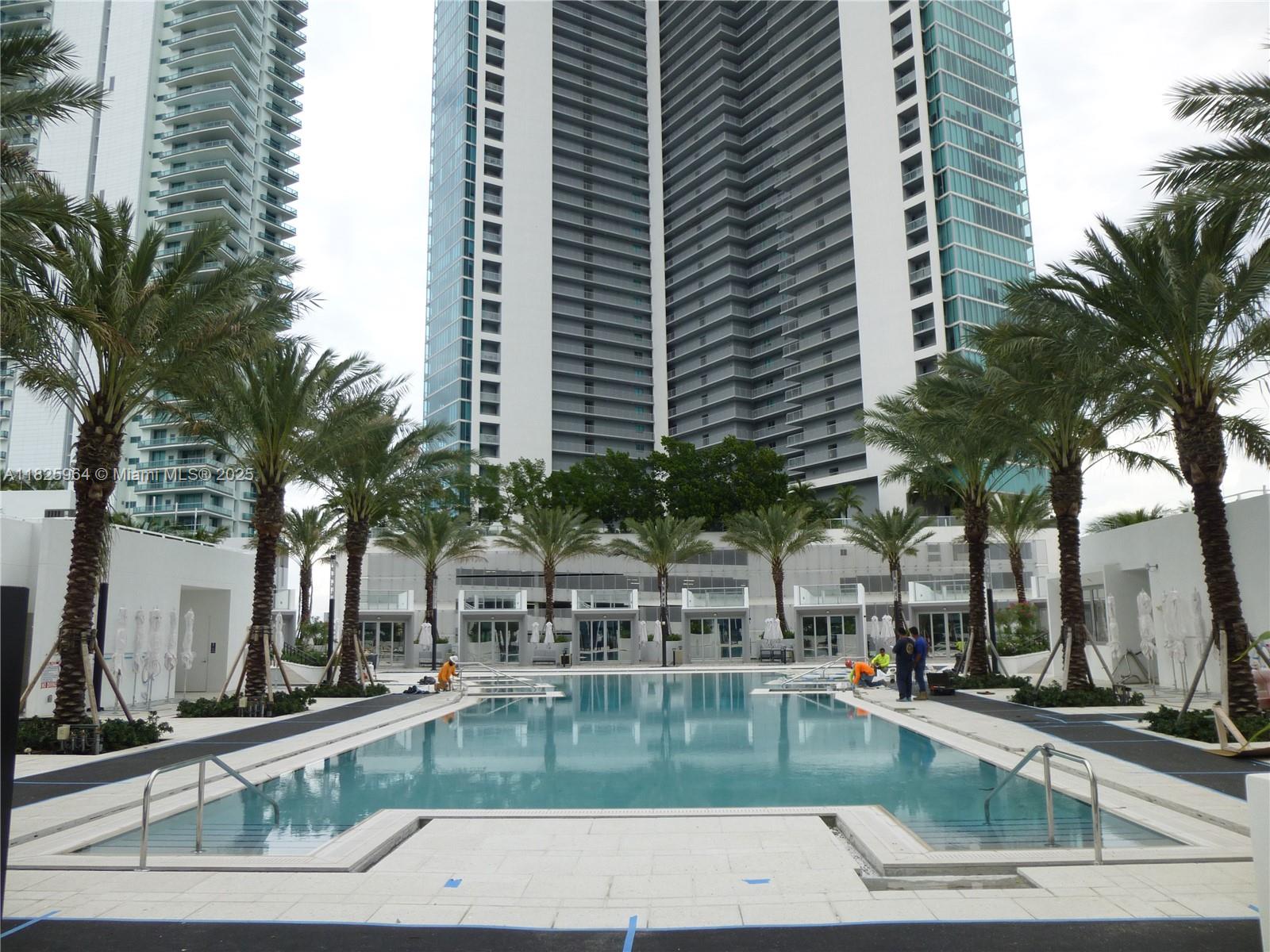 PARAMOUNT MIAMI WORLDCENT - Residential Lease