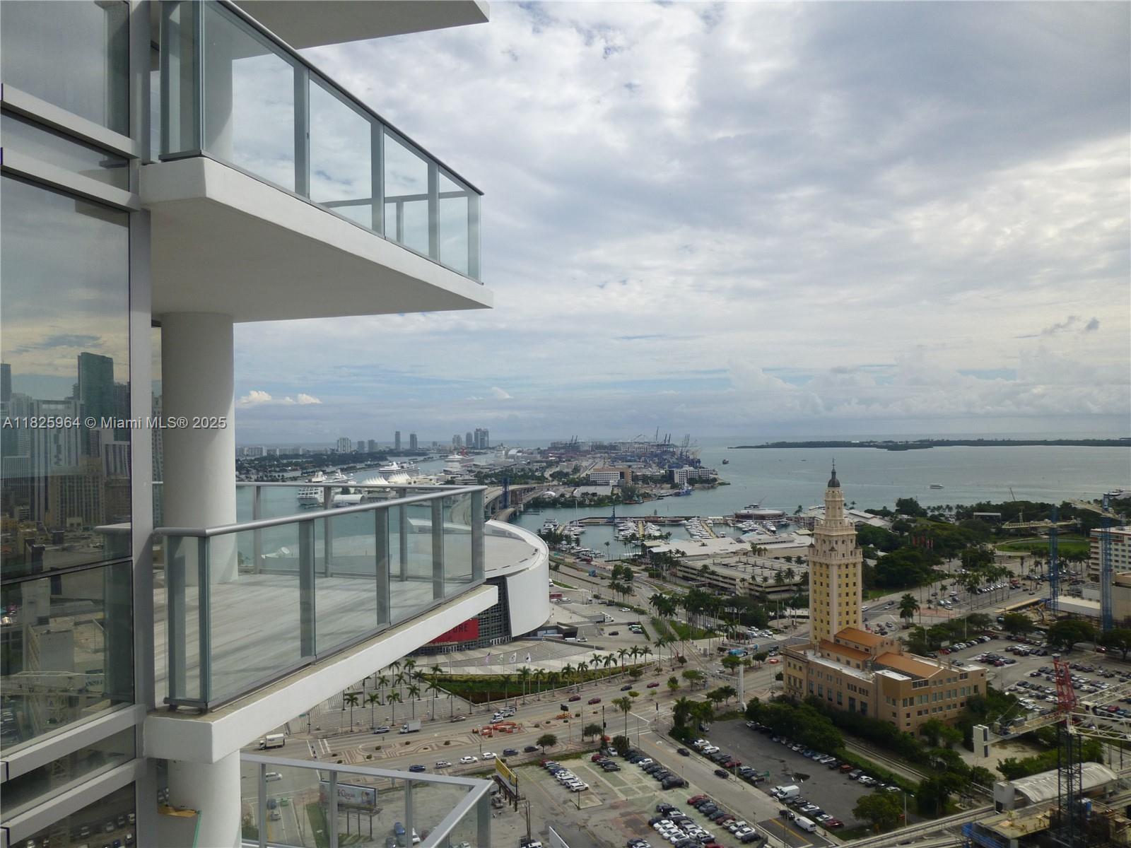 851 NE 1st Ave 2612