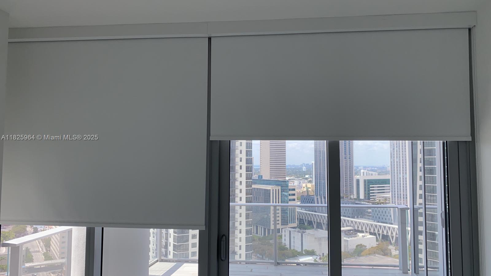 PARAMOUNT MIAMI WORLDCENT - Residential Lease