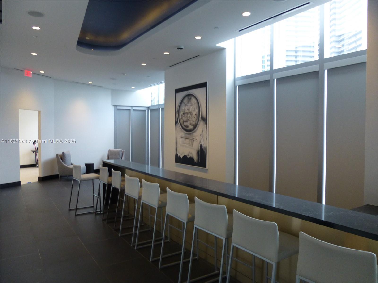 PARAMOUNT MIAMI WORLDCENT - Residential Lease