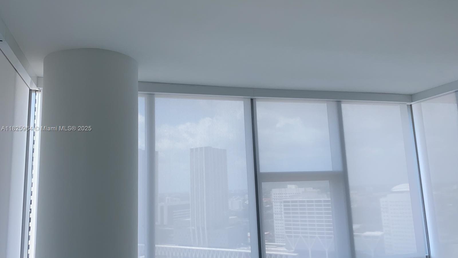 PARAMOUNT MIAMI WORLDCENT - Residential Lease