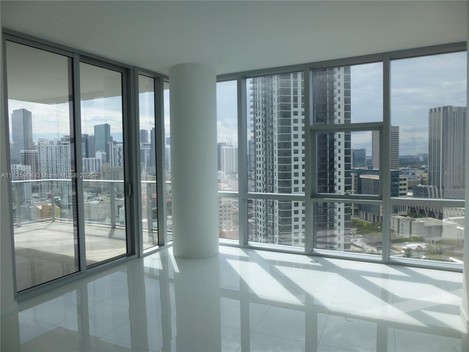PARAMOUNT MIAMI WORLDCENT - Residential Lease