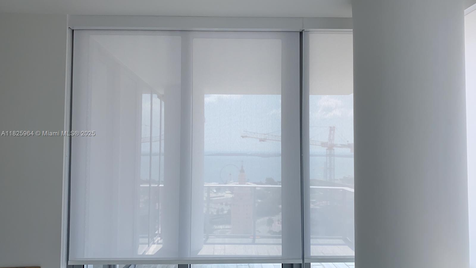 PARAMOUNT MIAMI WORLDCENT - Residential Lease