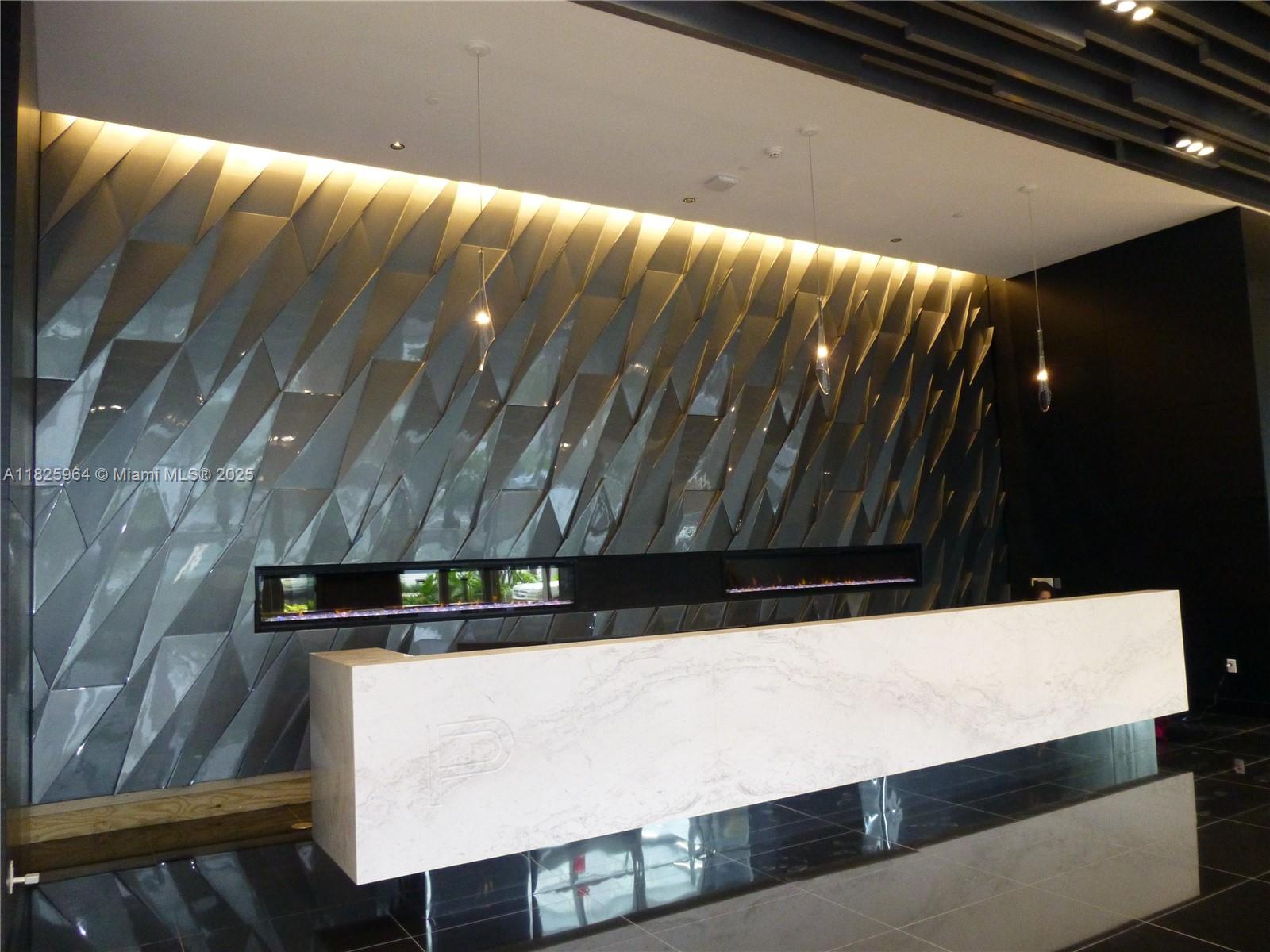 PARAMOUNT MIAMI WORLDCENT - Residential Lease