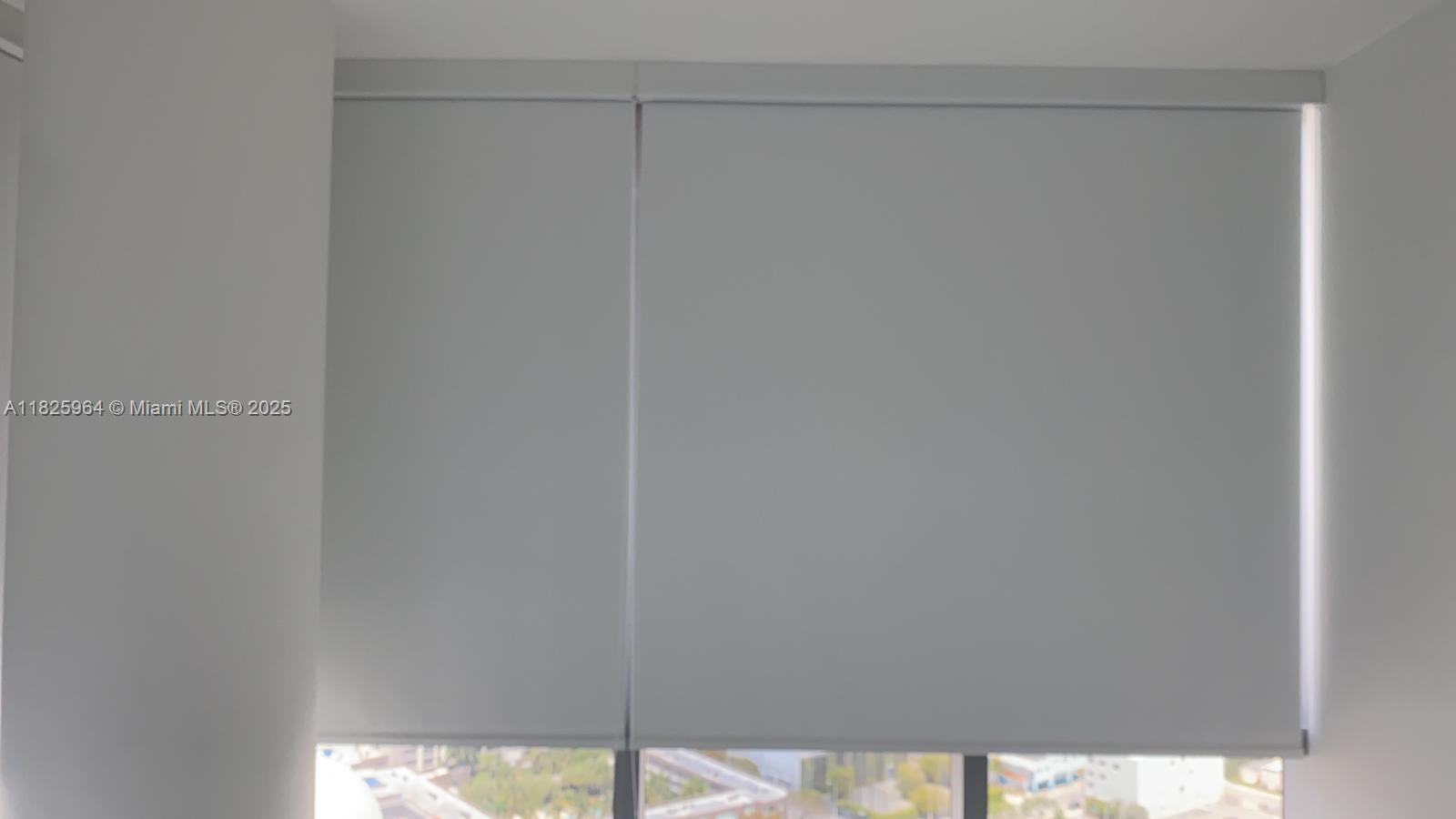 PARAMOUNT MIAMI WORLDCENT - Residential Lease