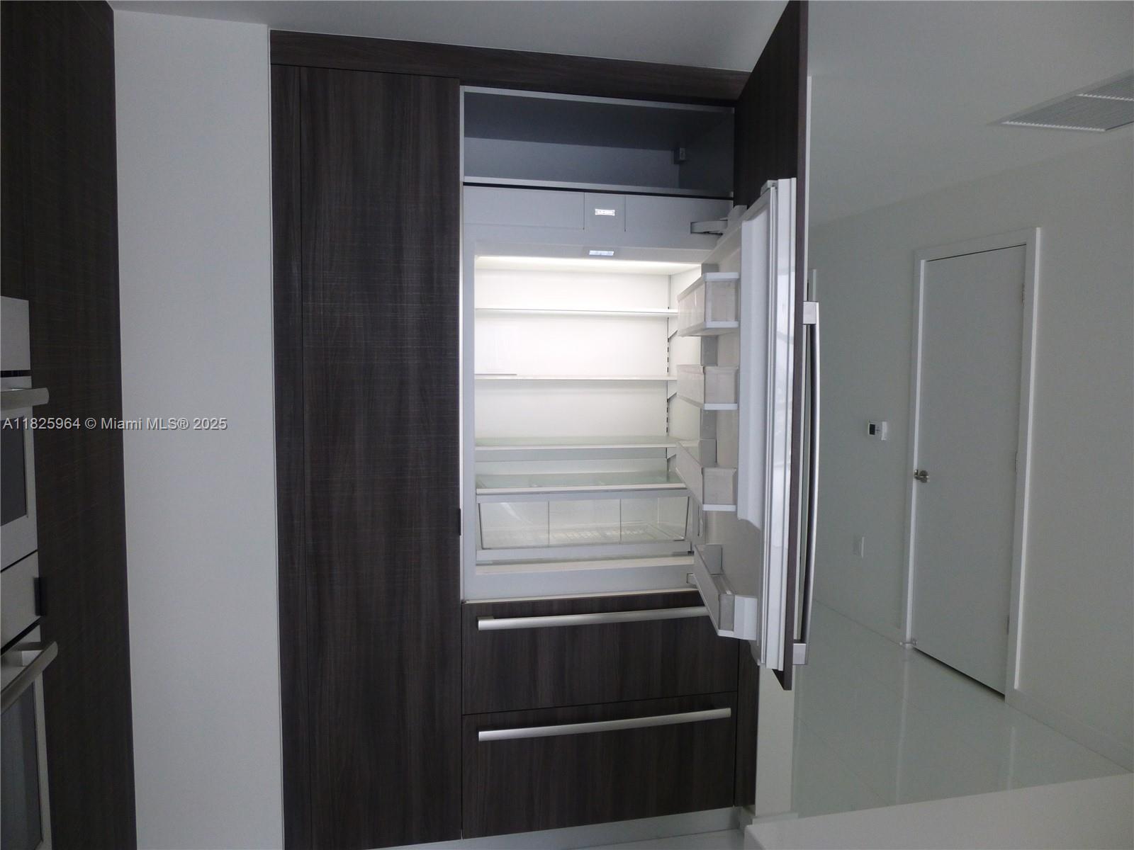 PARAMOUNT MIAMI WORLDCENT - Residential Lease