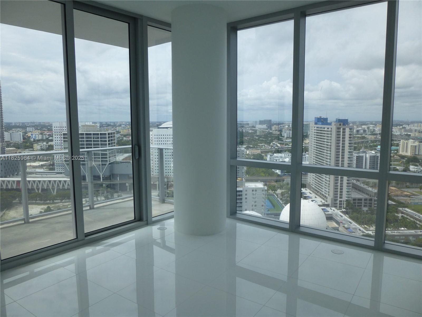 PARAMOUNT MIAMI WORLDCENT - Residential Lease