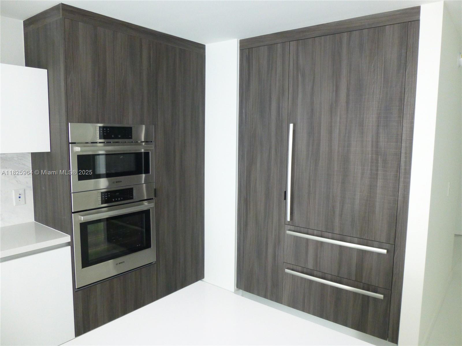 PARAMOUNT MIAMI WORLDCENT - Residential Lease