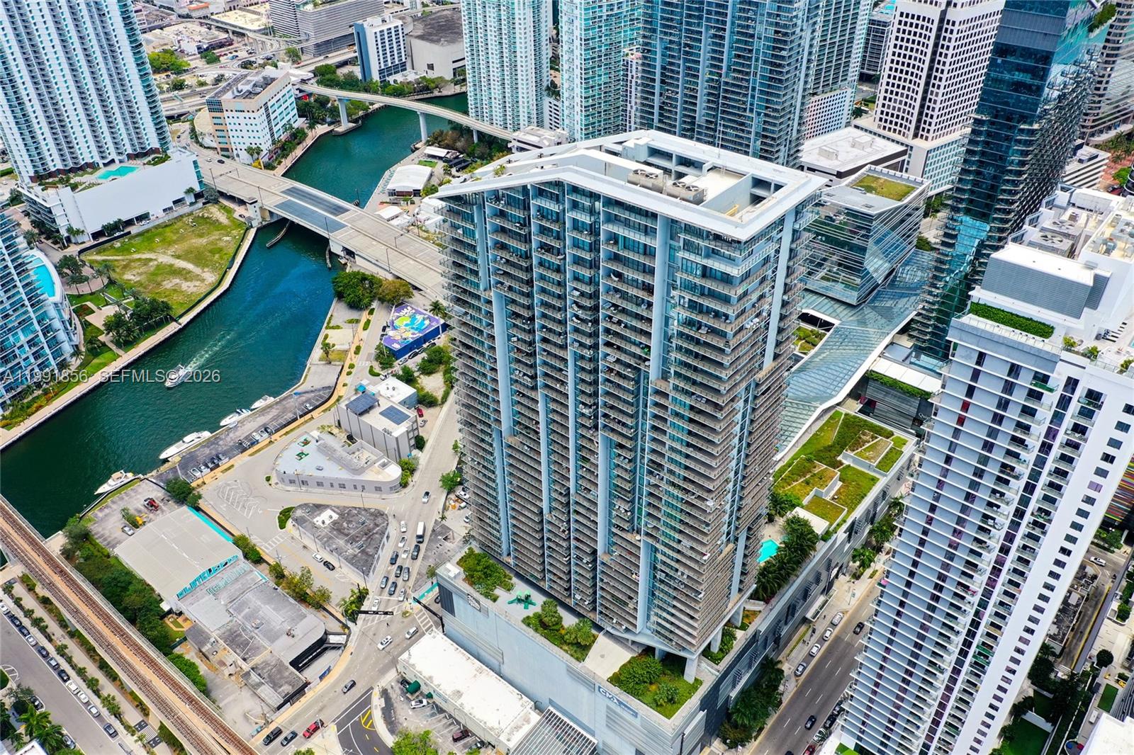 RISE CONDO - Residential