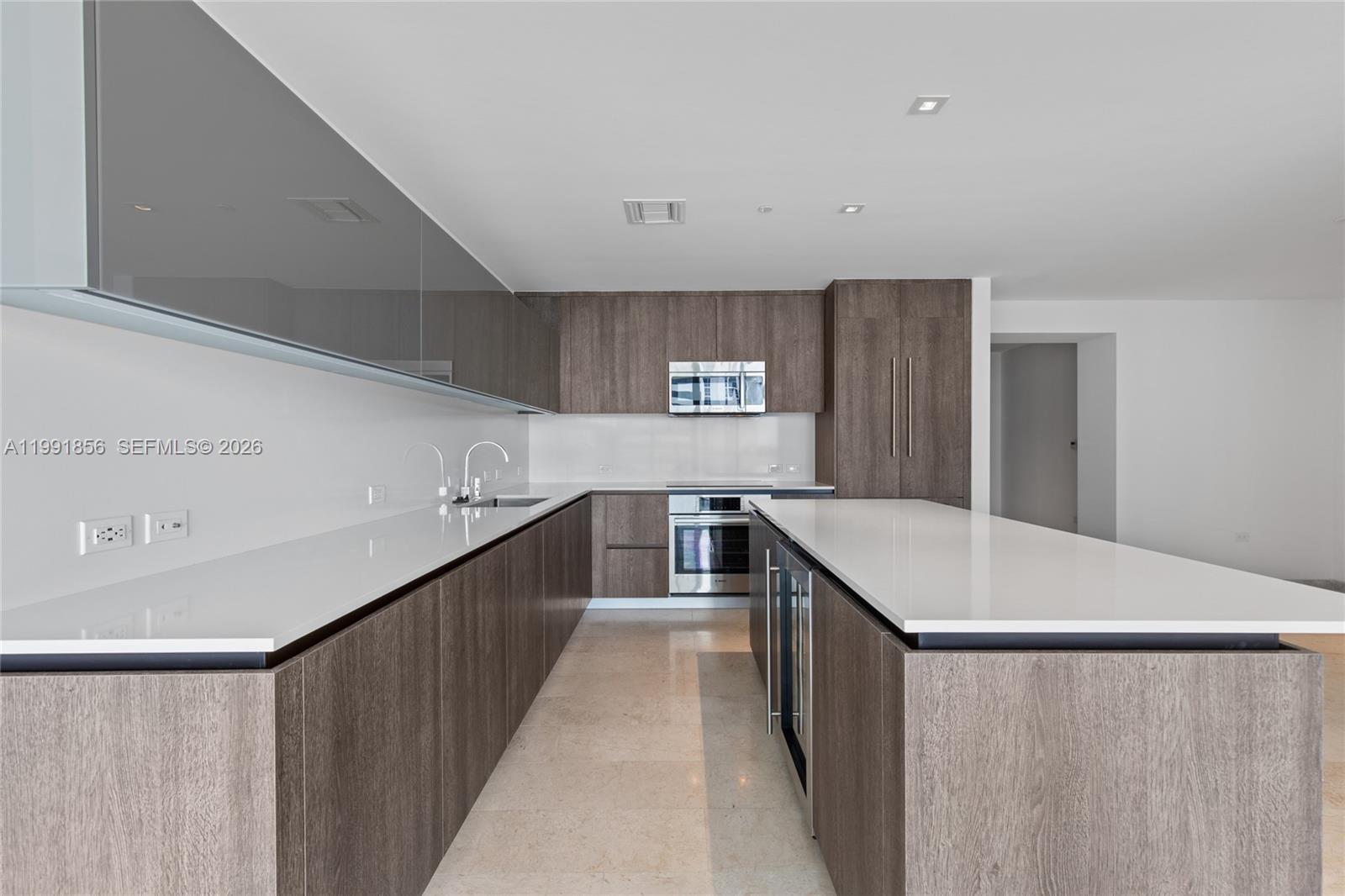 RISE CONDO - Residential