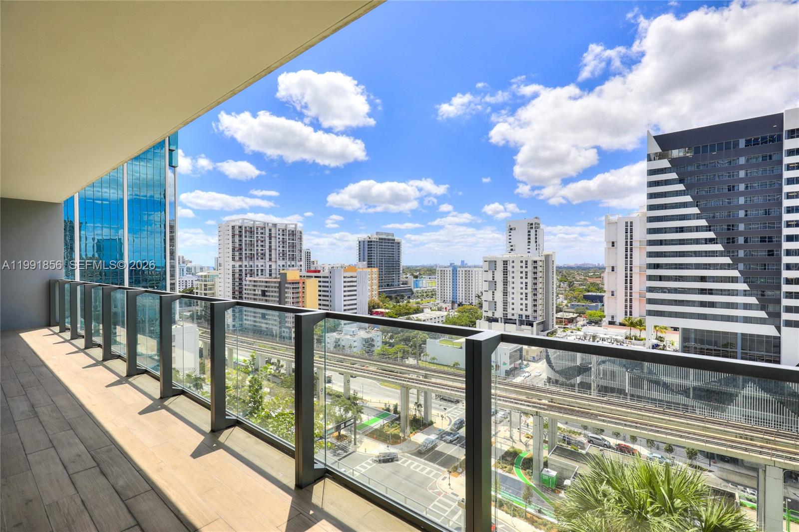 RISE CONDO - Residential