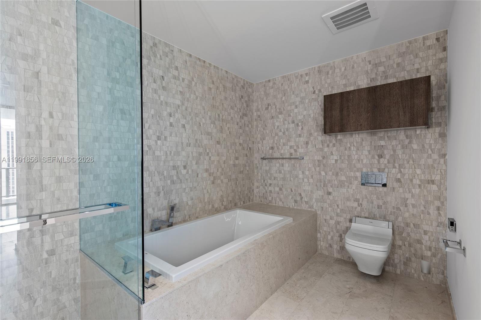 RISE CONDO - Residential