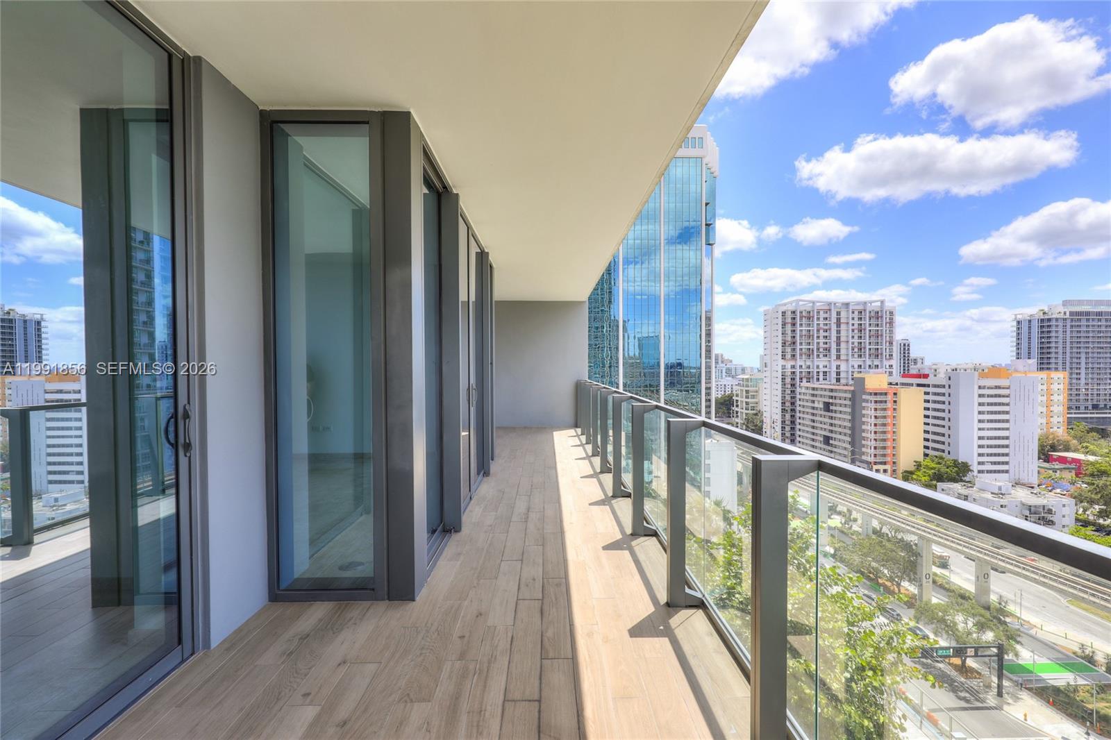 RISE CONDO - Residential