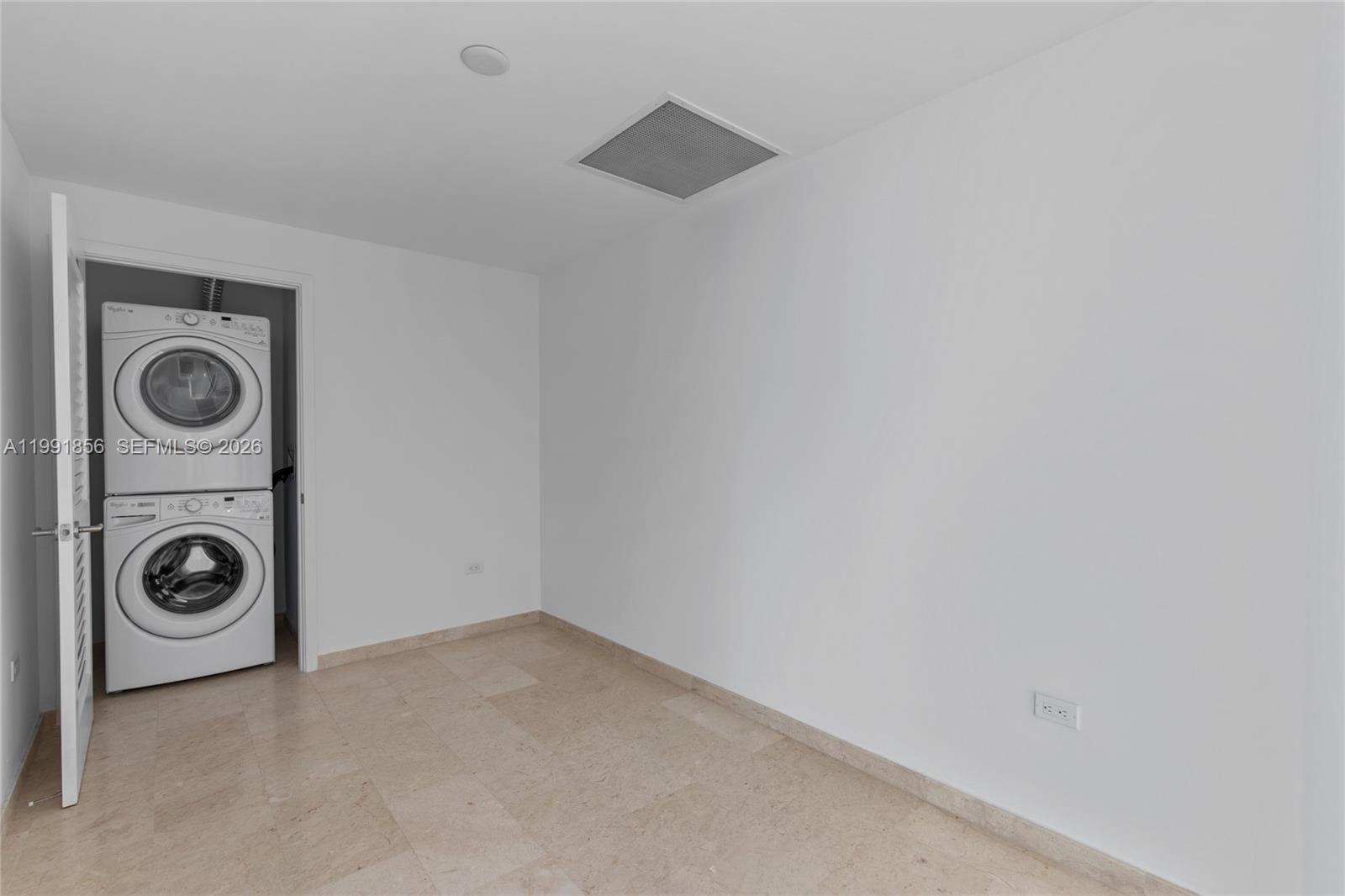 RISE CONDO - Residential