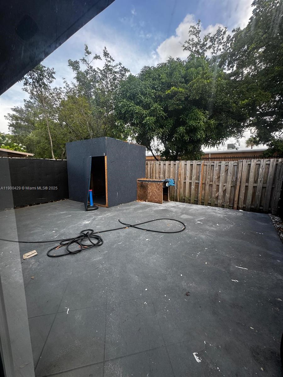 COUNTRY LAKE MANORS TOWNH - Residential Lease