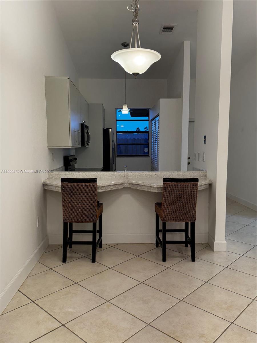 COUNTRY LAKE MANORS TOWNH - Residential Lease