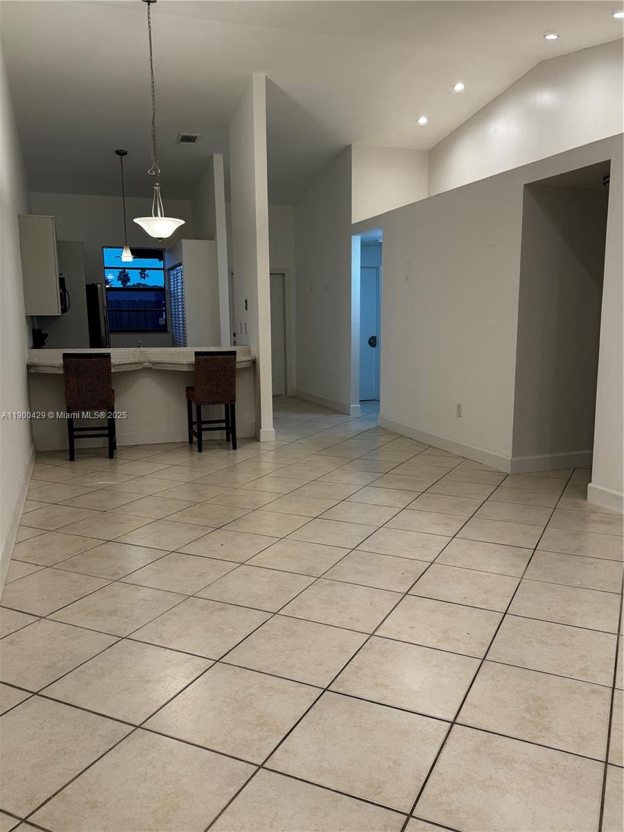 COUNTRY LAKE MANORS TOWNH - Residential Lease