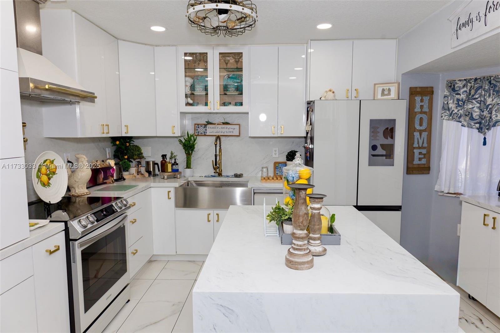 MAJESTIC ESTATES - Residential