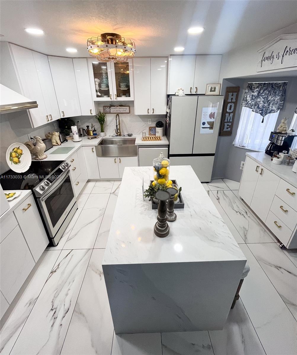MAJESTIC ESTATES - Residential