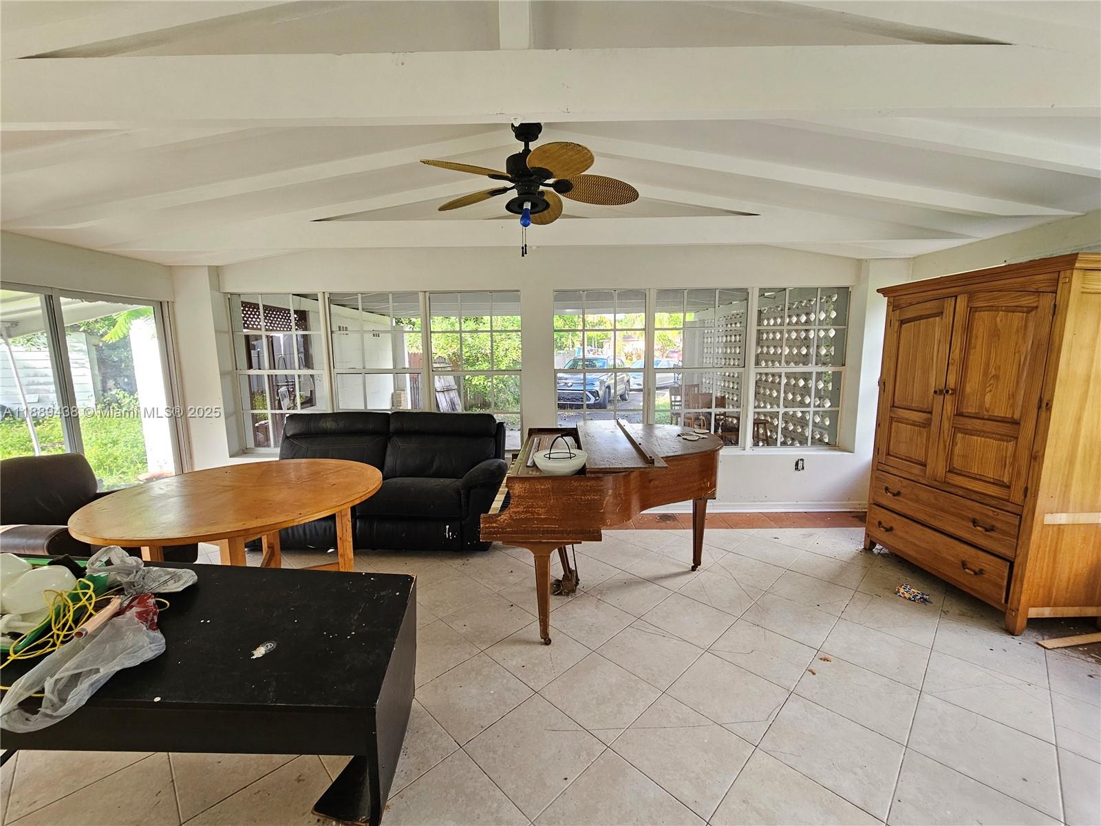 LA PALOMA - Residential