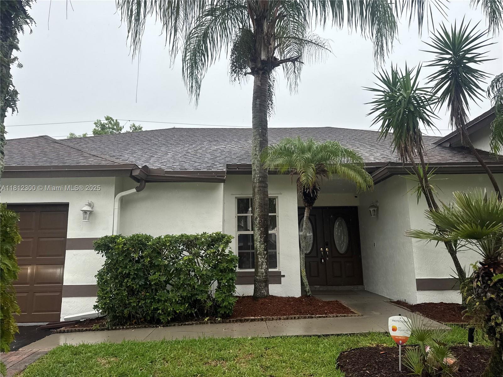 Rental Property at 928 Sw 149th Ter 928, Sunrise, Miami-Dade County, Florida - Bedrooms: 3 
Bathrooms: 2  - $4,350 MO.