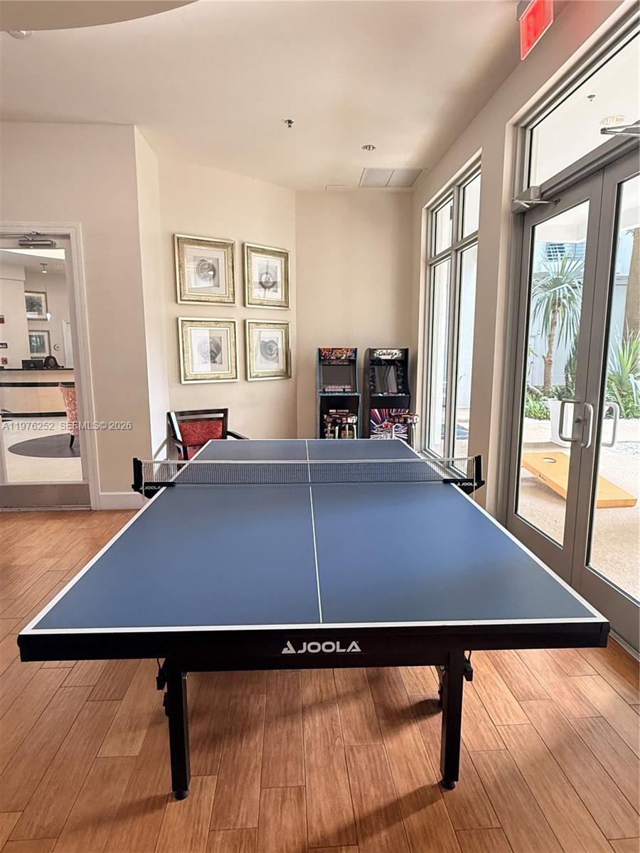 RADIUS CONDO - Residential Lease